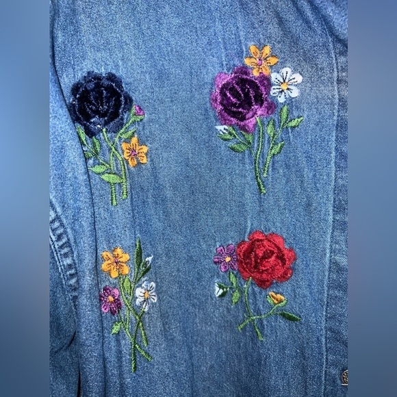Vintage VICTORIA JONES Womens Dark Wash Denim Long Sleeve Shirt Embroidered - Picture 7 of 10